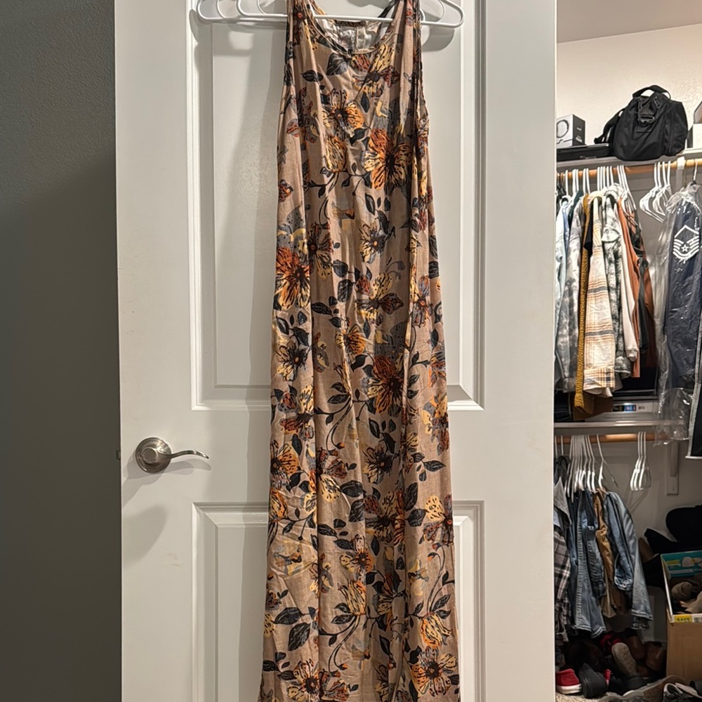 NWOT Floral midi/Maxi Dress in Tan and Orange